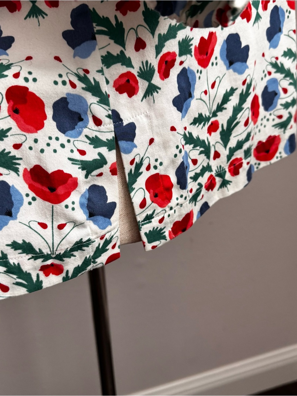 Emily McCarthy Floral Poppy Print Stand Collar Top Size M - Picture 3 of 9